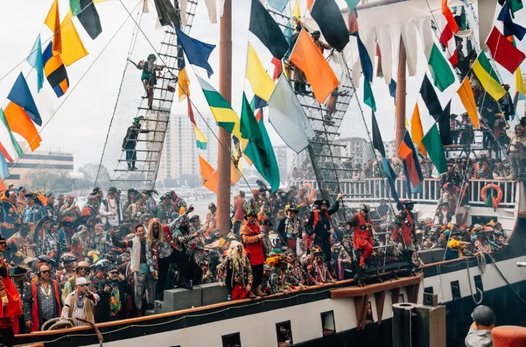gasparilla parade crowd